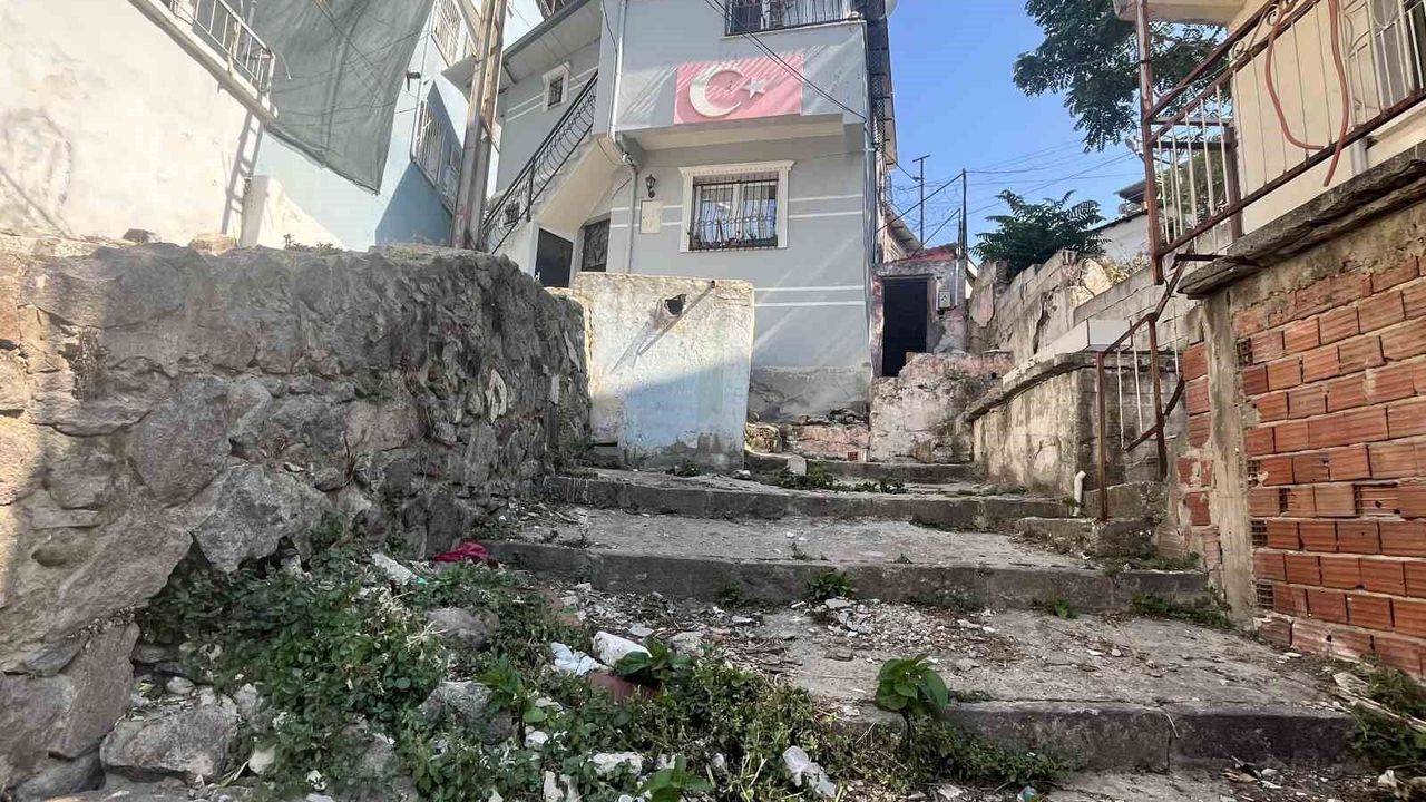 İzmir'de eski koca dehşeti: Kezzap attığı eski kar