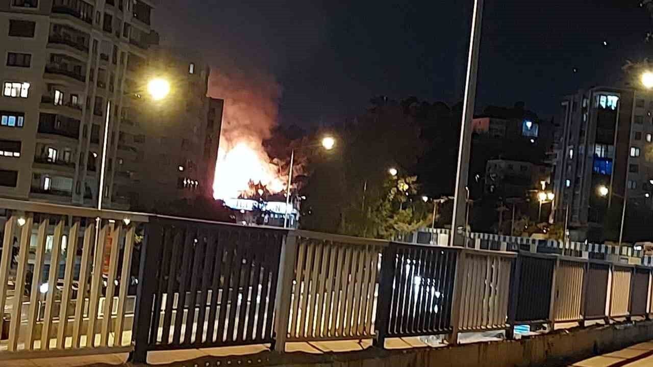 İzmir'de otluk alanda korkutan yangın