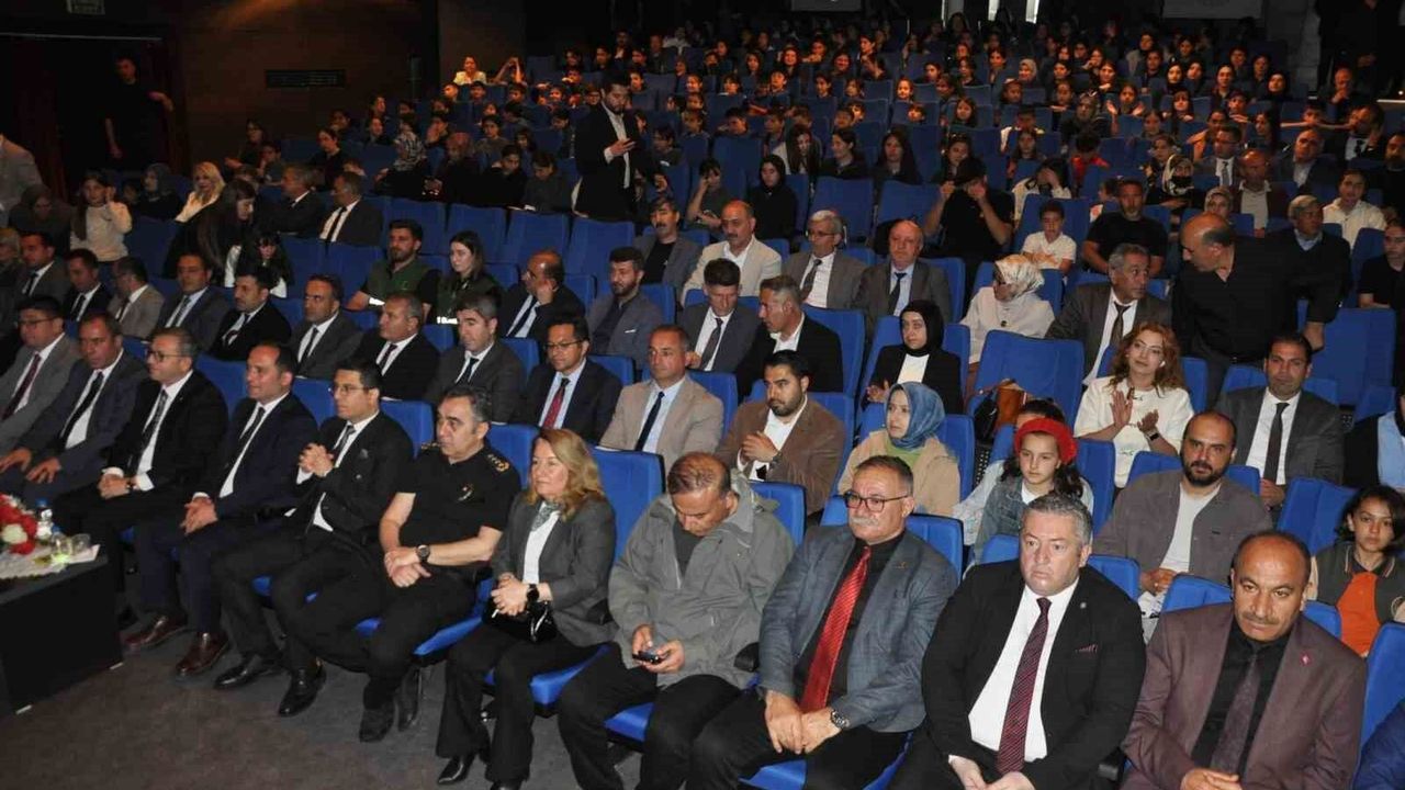 Kars'ta kitap seferberliği: 98 bin kitap okundu, en çok okuy