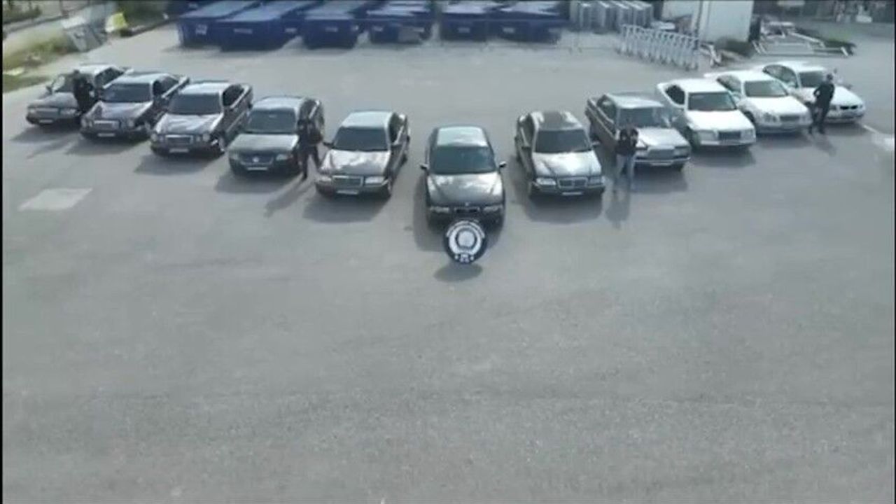 Kazalı lüks araçları change işlemiyle piyasaya süren şebeke 