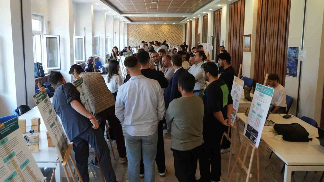 KBÜ Bilişim Teknolojileri MYO'da bitirme projeleri tanıtıldı
