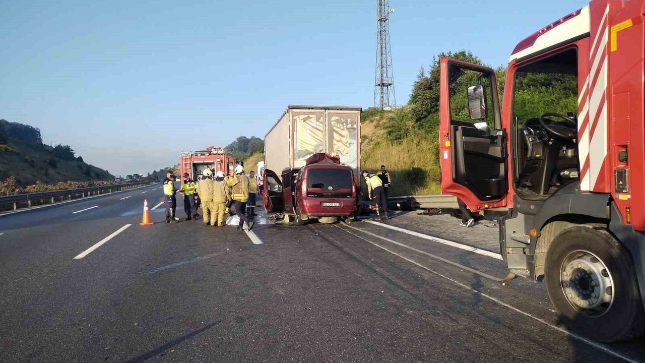 Kuzey Marmara Otoyolu'nda feci kaza: 1'i bebek 3 k