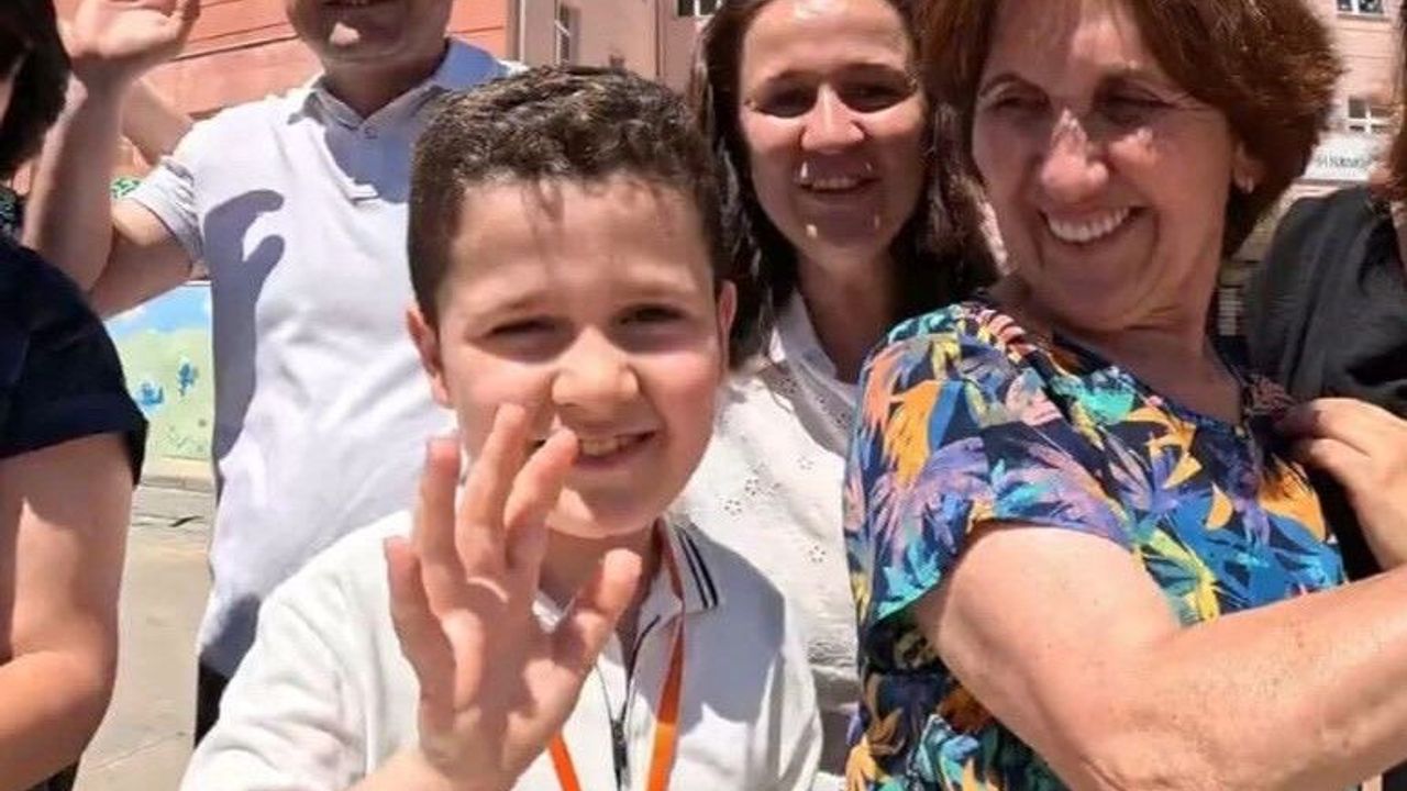Lüleburgaz'da lösemiyi yenen öğrenci için gökyüzün
