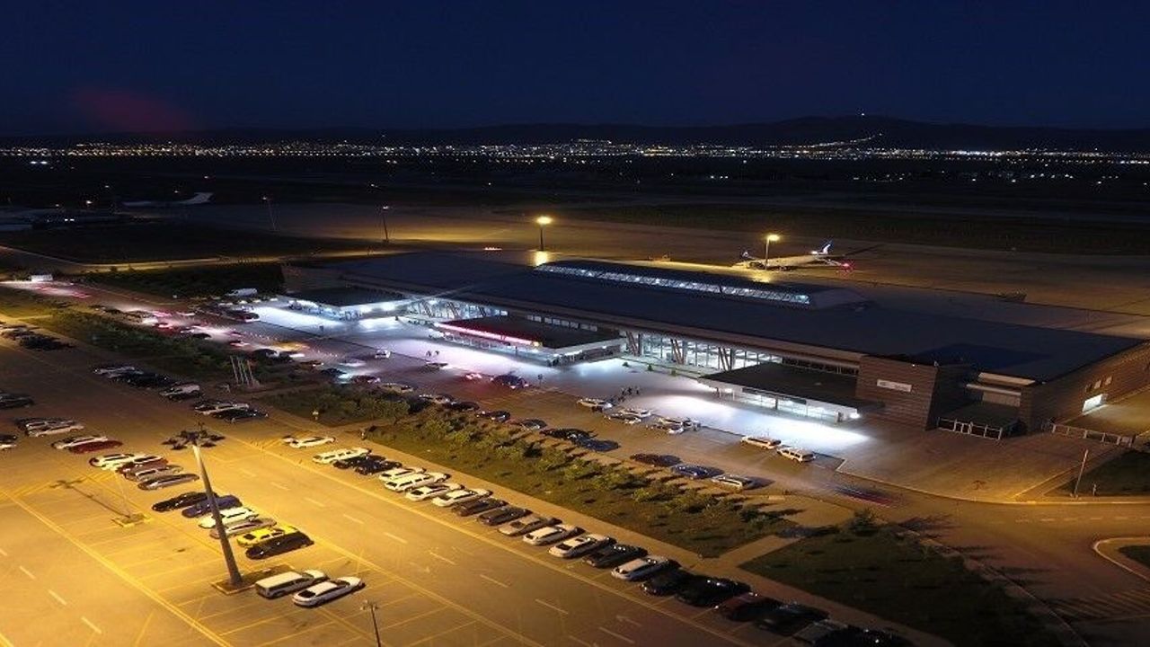 Mayıs ayında Erzurum Havalimanı'nda 100 bin 475 yolcuya hizm