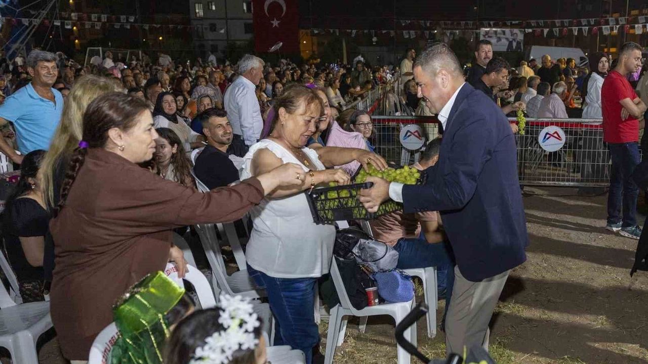 Mersin'de 7. Örtüaltı Üzüm Festivali coşkusu