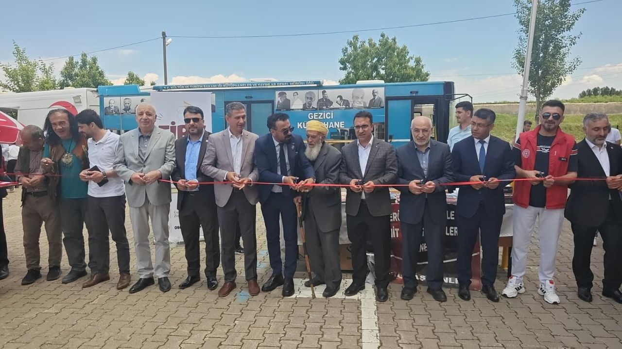 Muş'ta 'Köklerden Geleceğe Tarihi Kahramanlar' programı düze
