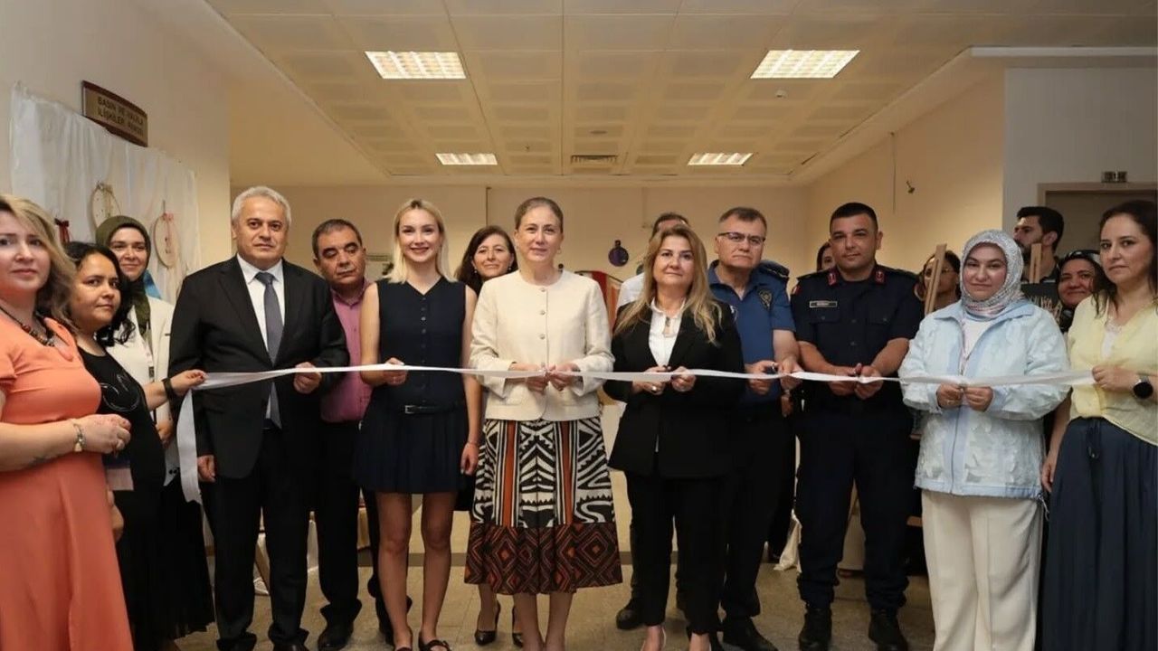 Nazilli'de TRSM danışanlarının hazırladığı eserler görücüye 