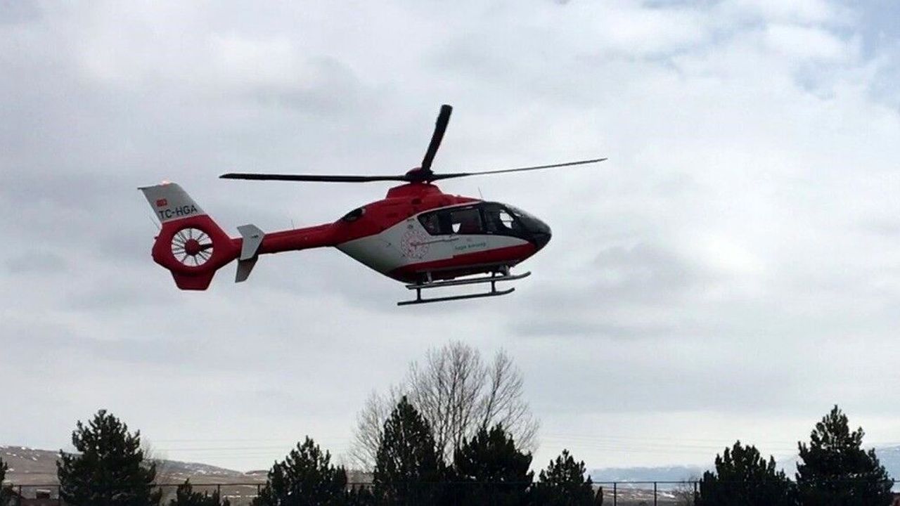 Nefes darlığı yaşayan hasta ambulans helikopterle Erzincan'a