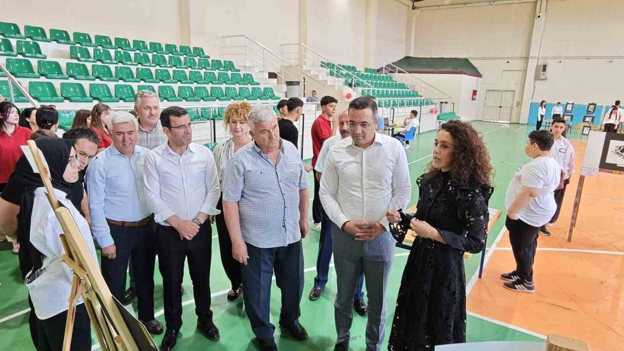 Sarıgöl'de genç yeteneklerden sanat şöleni