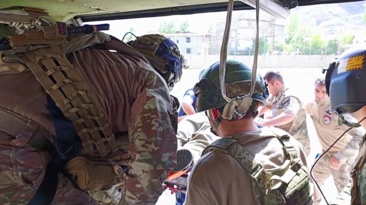Sarp arazide hayatını kaybeden vatandaşın cenazesi helikopte