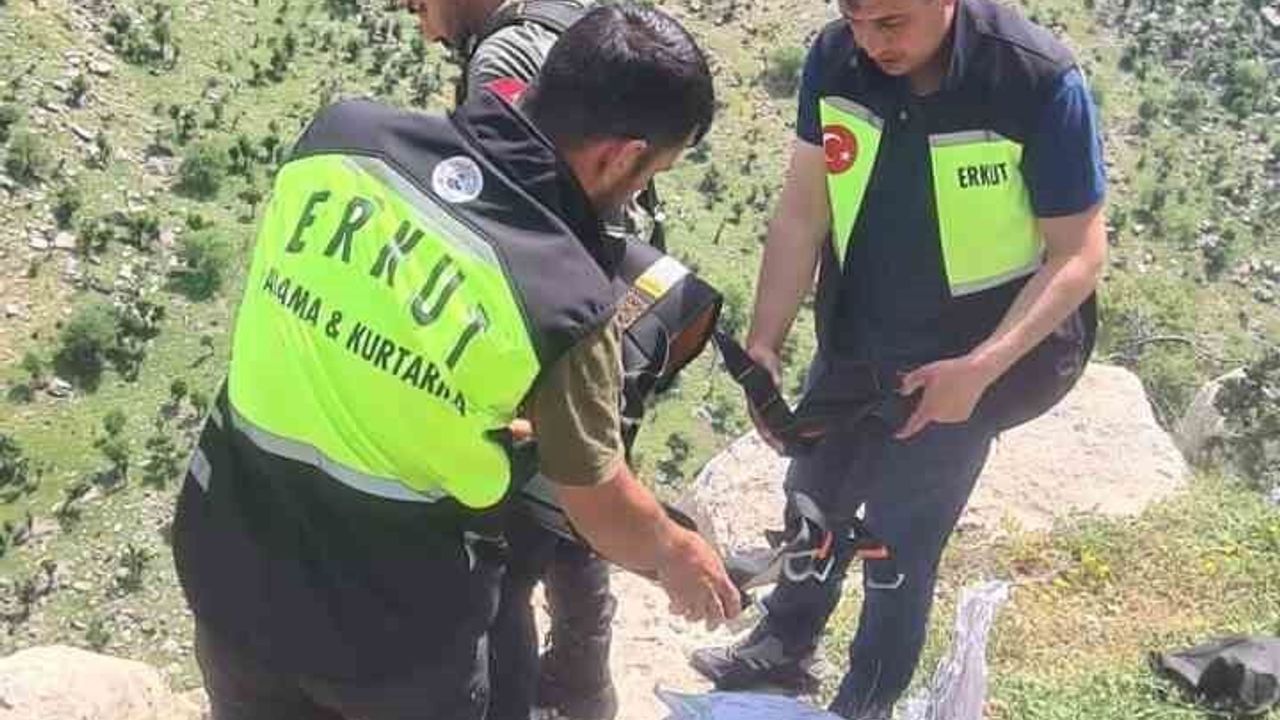 Siirt'te mahsur kalan keçi için seferber oldular: ERKUT ekip