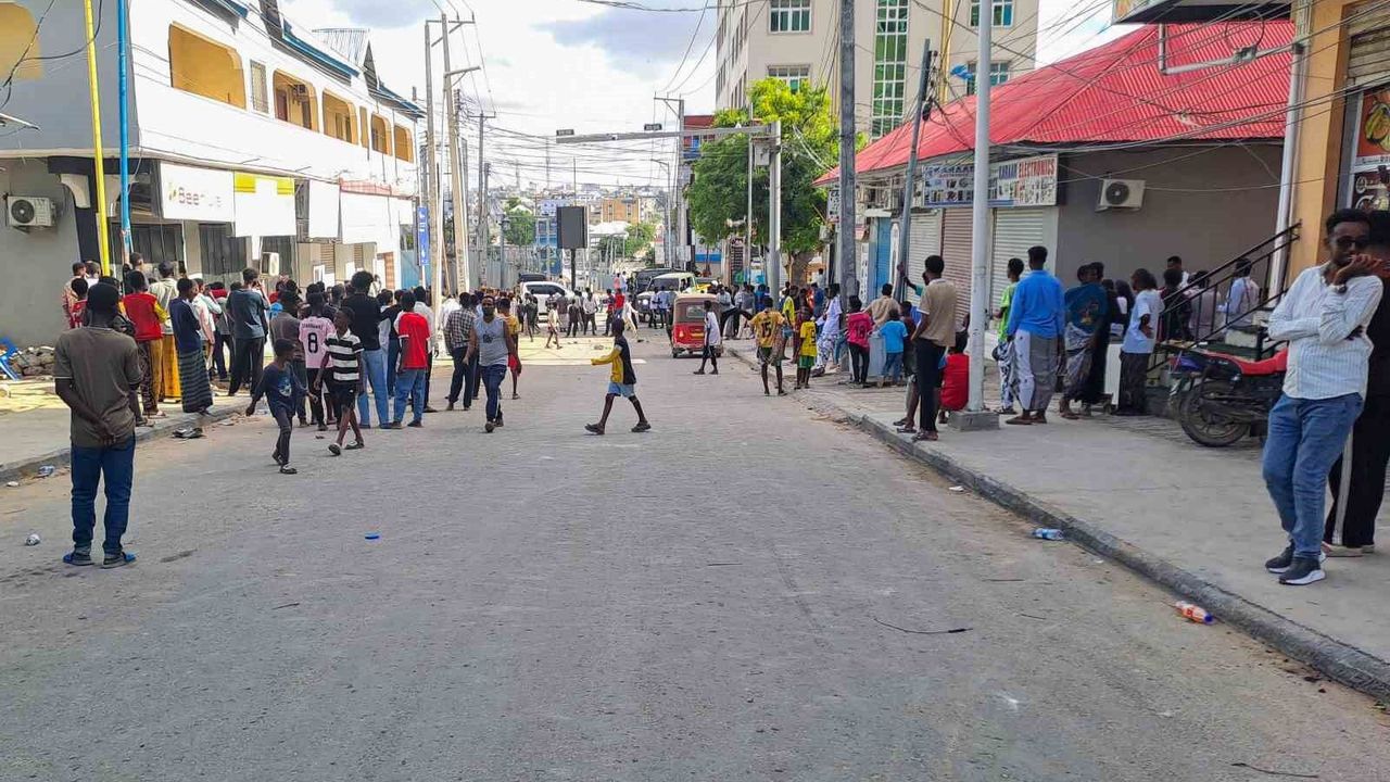 Somali'de güvenlik güçleri ile muhalif milisler arasında çatışma