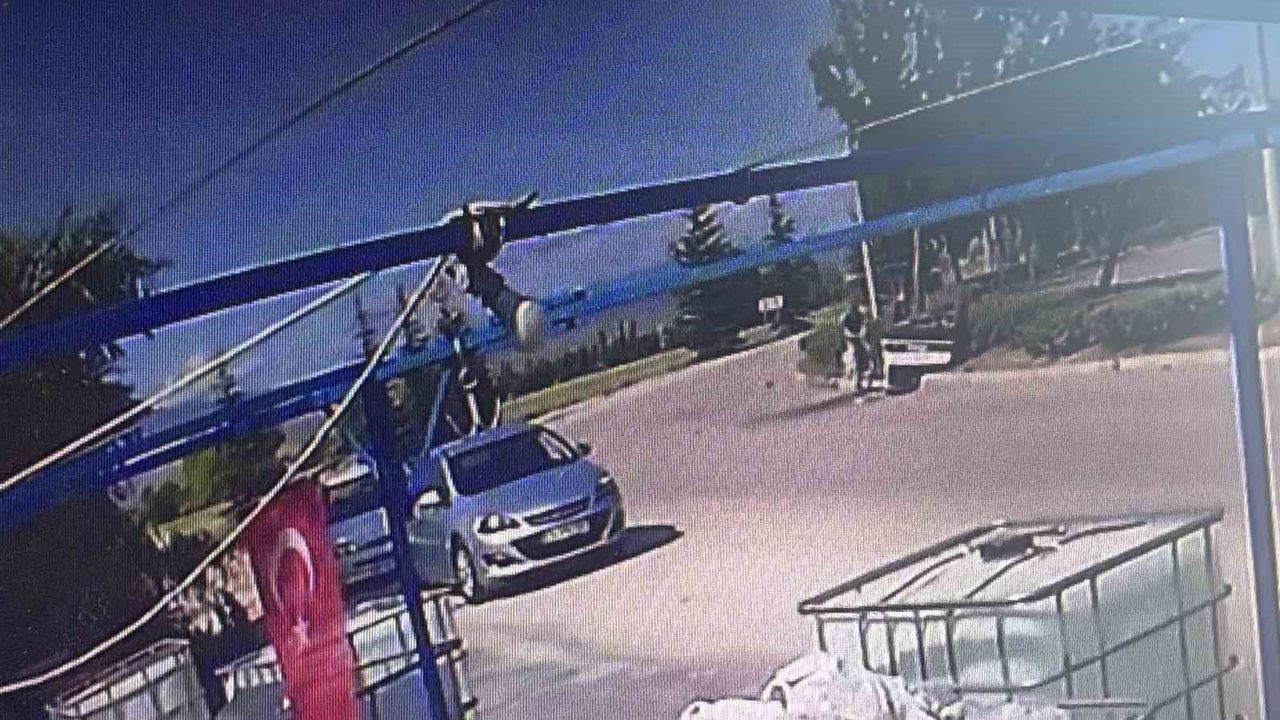 Takla atan Tofaş refüje devrildi: 2 yaralı