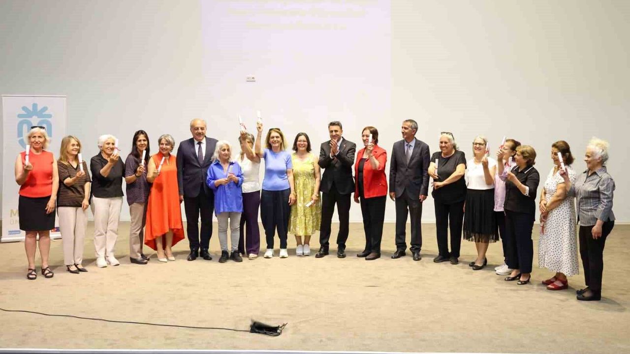 Tunceli'de anlamlı mezuniyet buluşması