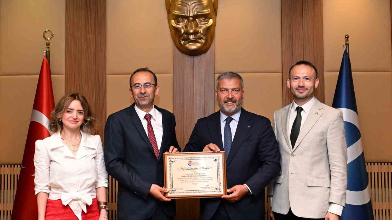 TURAK'tan Anadolu Üniversitesi EMYO'ya akreditasyo