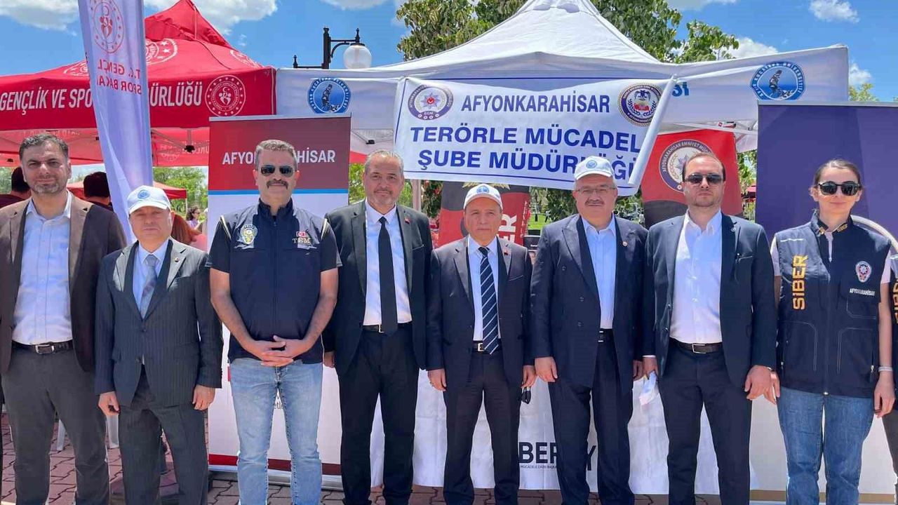 Üniversite gençliğine terör tuzaklarına karşı 'El Ele' uyarı