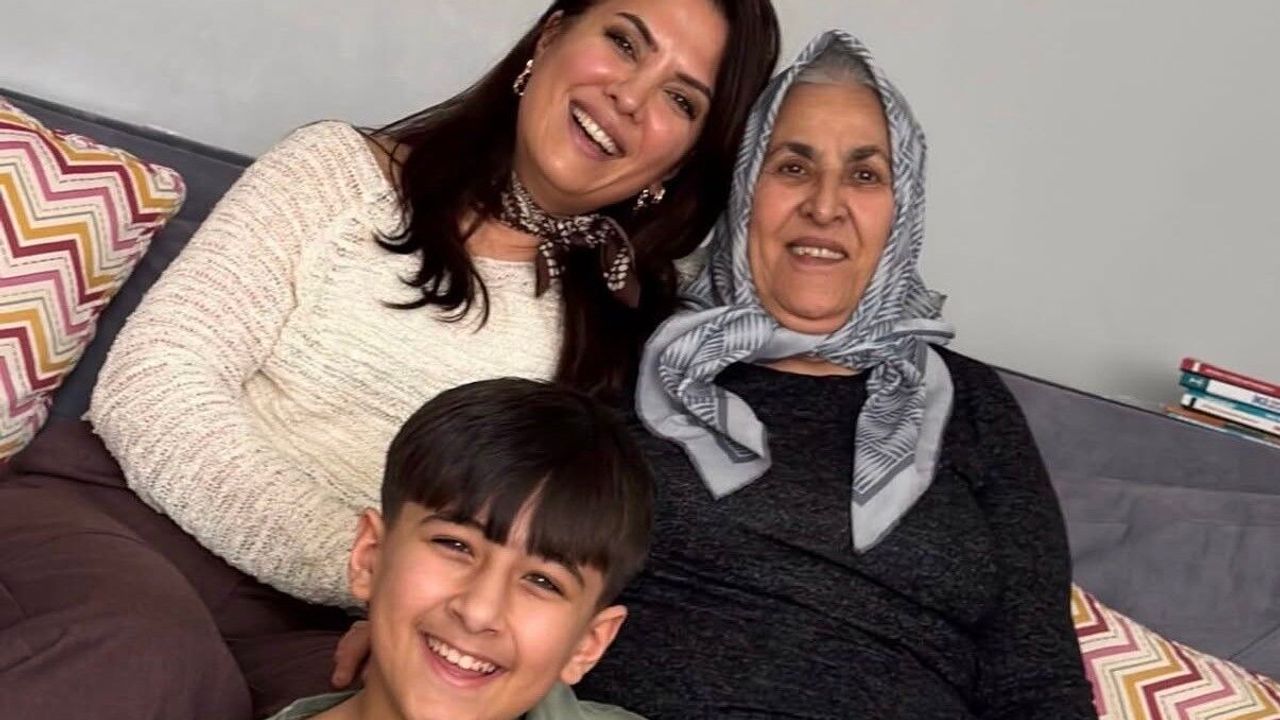Ünlü yazar Dilek Cesur'un annesi gözyaşları içinde