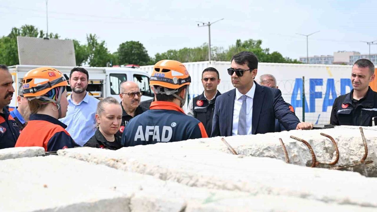 Uşak Valisi Kartal'dan AFAD'a ziyaret