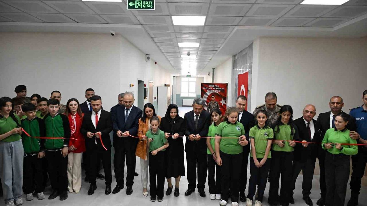 Vali Ekici: 'Bu topraklar için can vermeye hazır bir milleti