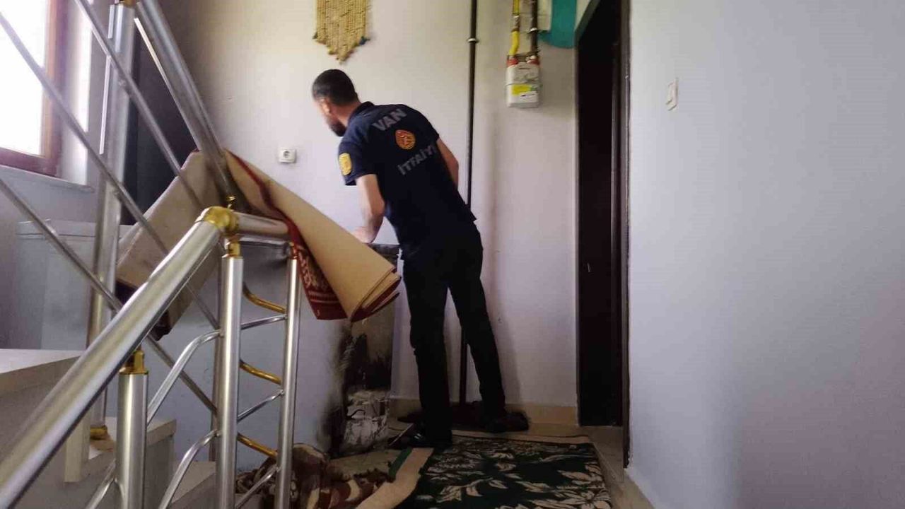 Van'da ev yangını