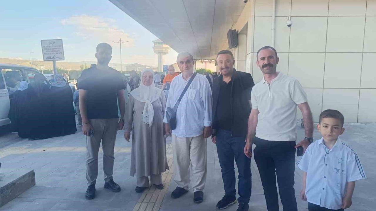 Van'dan kutsal topraklara uzanan yolculuk sona erdi: İlk hac