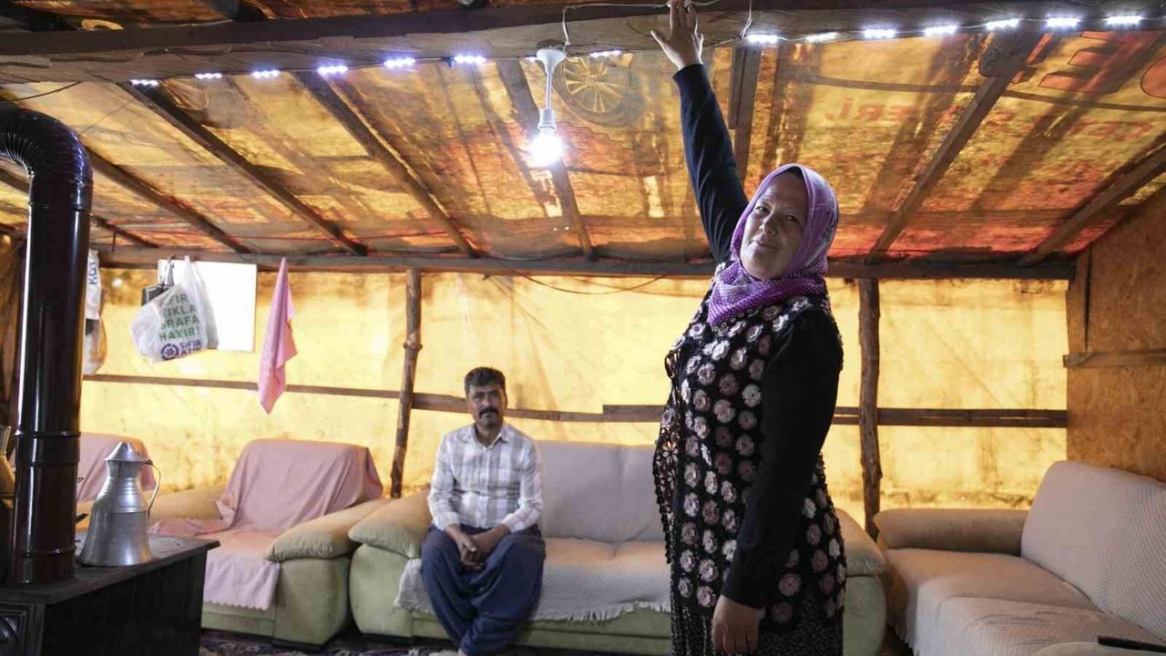 Yörük çadırları güneş enerjisiyle aydınlanıyor