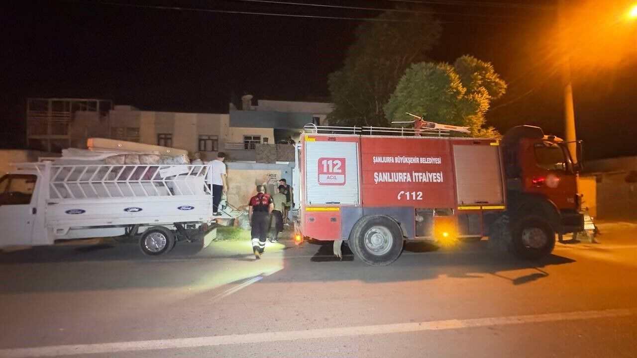 Yükselen alevler mahalleliyi sokağa döktü