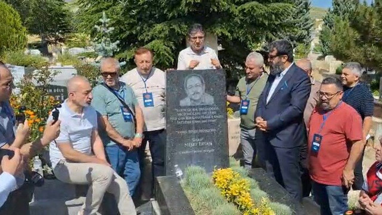 TİGAD üyelerinden Neşet Ertaş’ın kabrine ziyaret