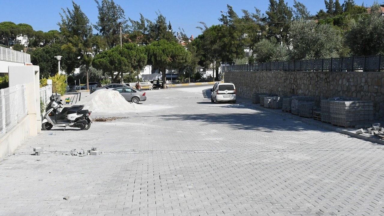 Kuşadası'nda alt ve üst yapı atağı sürüyor