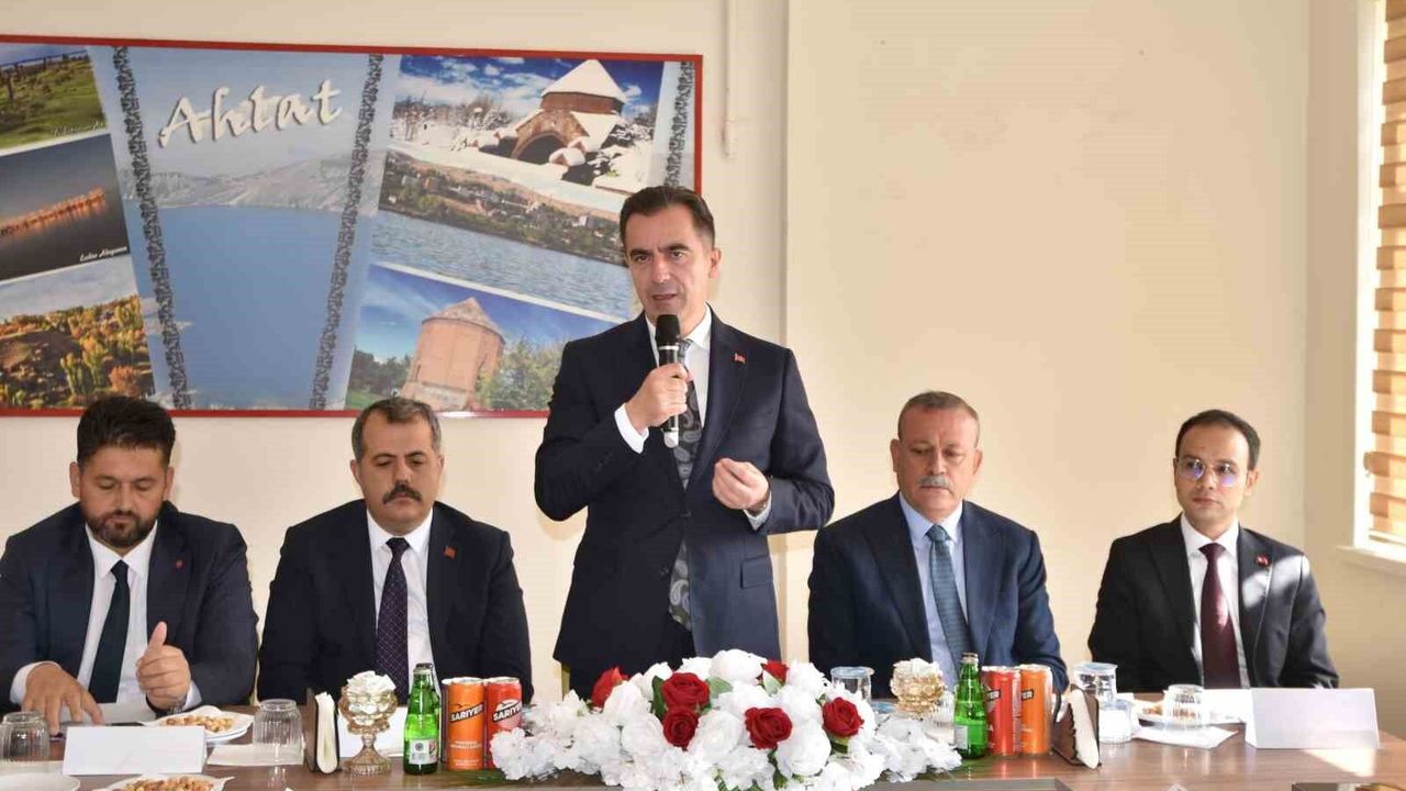 Bitlis'te 'Geleneksel Ahlat Taş İşçiliği Çalıştayı' düzenlendi