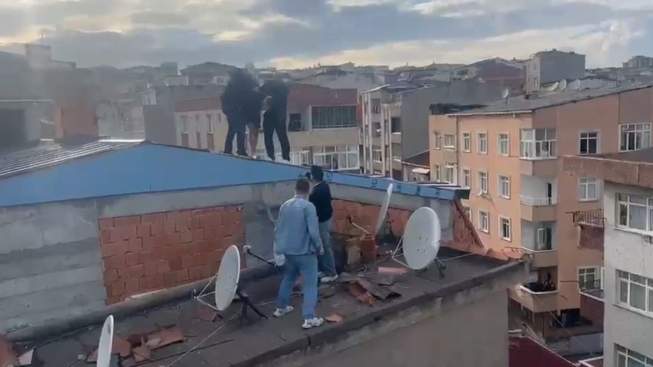 Esenler'de kasten öldürme ve farklı suçlardan aranan firari, polisten kaçarken çatıda yakalandı