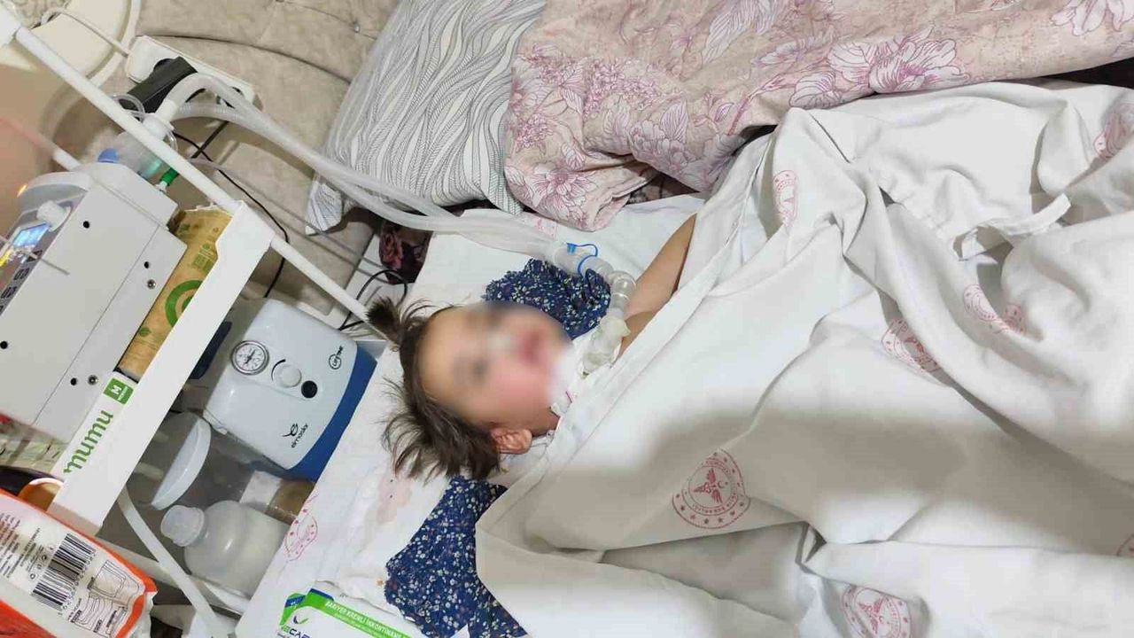 Hakkari'de yatağa bağımlı hasta helikopter ambulansla Van'a sevk edildi