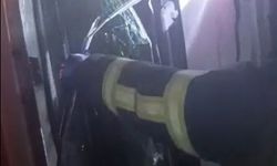 Direksiyon hakimiyetini kaybeden un yüklü tırın sürücüsü hafif yaralandı