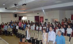 Marmaris’te öğrenciler İngilizce konferans gerçekleştirdi