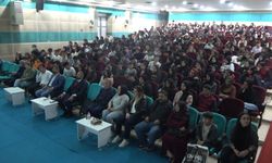 Muş’ta motivasyon ve kariyer semineri düzenlendi
