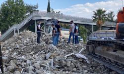 Enkaz altından kadın cesedi çıktı