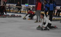 Kars’ta Curling Türkiye Şampiyonası heyecanı sürüyor