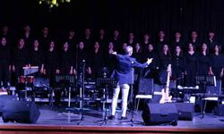 Lise öğrencilerinden depremzedeler yararına konser etkinliği