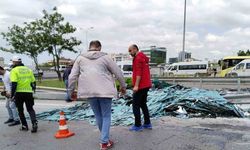 Maltepe’de kamyonet yan yattı, camlar yola savruldu