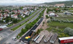 Nevşehir’de sanayi servis yolunda sıcak asfalt serimi başladı