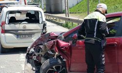 Samsun’da otomobil hafif ticari araçla çarpıştı: 2 yaralı