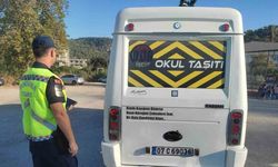 Antalya’da jandarmadan okul servis aracı denetimi