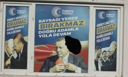 Çanakkale’de AK Parti’nin seçim irtibat ofisine taşlı saldırı