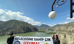 Erzurum polisinden gençlere uyuşturucu uyarısı