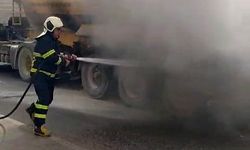 Seyir halindeki kamyonun lastikleri alev aldı