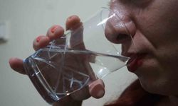 Uzmanından uyarı: Fazla su içmek ölümle sonuçlanabilir