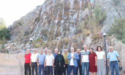41 yıl önce sıra arkadaşları olan liseliler, Kozan’da bir araya geldi