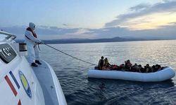 Ayvacık açıklarında 136 kaçak göçmen kurtarıldı, 29 kaçak göçmen yakalandı