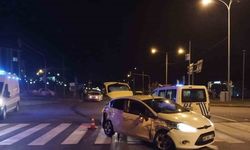Niğde’de otomobiller çarpıştı: 3 yaralı