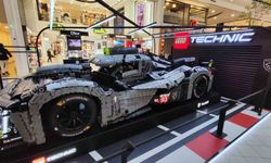 LEGO yapım parçalarından inşa edilen yarış otomobili Akasya’da ziyarete açıldı